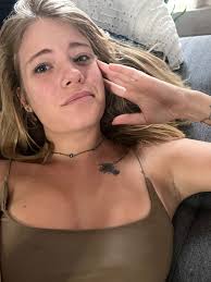 📨 Lena sent you a message. (1) fet's luck ❤️ (you read that wrong too  didn't you, but like if you want to)