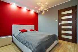 Chambre adulte en rouge et blanc avec tête de lit très élégante. Decoration Chambre En Couleur Rouge 42 Idees Mangnfiques
