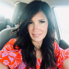 Who are some recommended travel agents for Disney trips?