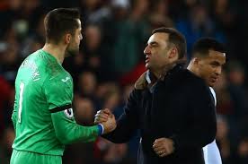 Swansea city afc är en walesisk professionell fotbollsklubb i swansea, grundad 1912.klubbens hemmamatcher spelas på liberty stadium och klubbens smeknamn är the swans och the jacks.klubben spelar 2018/19 i det engelska ligasystemets andradivision championship, efter att året innan ha blivit nedflyttad från premier league Pelatih Swansea City Samai Prestasi Sir Alex Ferguson Bolasport Com