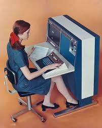 A Computer Of The 1960s Not Gonna Lie I D Completely Configure A Modern Computer Desk To Look Like This Old Computers Computer History Retro