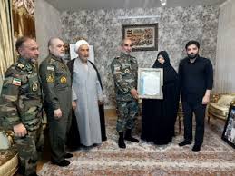 فرمانده نیروی زمینی ارتش با خانواده شهید سپهبد موسوی دیدار کرد
