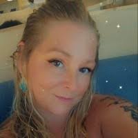 Kristen Kitchens's Instagram, Twitter & Facebook