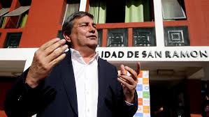 Denomínase alcalde municipal al funcionario ejecutivo indicado en el artículo 169 de la constitución política. Cuestionado Alcalde De San Ramon He Sido Objeto De Una Persecucion Inedita En Chile Envio Telegrafo