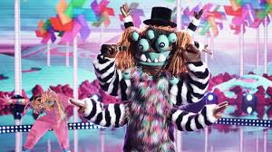 On tonight's hour, the five competitors in group a — russian doll, snail, raccoon, seashell and porcupine — performed in front of the judges and guest host niecy nash for. The Masked Singer Reveals Who Was Unmasked Tonight 10 28 2020 Heavy Com