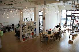 The space in the first floor feels like a library. Betahaus Hamburg Insolvenzantrag Ende Des Grunder Booms Eingeleitet Gruenderfreunde De