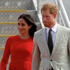 El príncipe harry de inglaterra confesó que, durante una época de su vida, recurrió a las fiestas, al alcohol y la drogas como una forma de escape del dolor que sentía tras las muerte de su madre. Al Borde De La Traicion Un Asistente Real Habla De Las Acciones De Harry Y Meghan