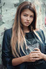 Je suis tellement heureuse de continuer à te lire et à t'écouter fantasmer sur tes produits. Surnommee La Plus Belle Fille Au Monde A 10 Ans A Peine Voila A Quoi Elle Ressemble Aujourd Hui