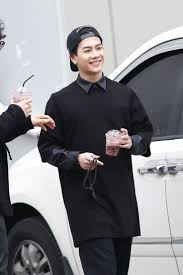 ワン・ガイ) is a hong kong rapper, singer and dancer. Jackson Wang Style Google Search Jackson Wang Young Fashion Fashion