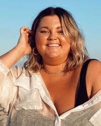 Carly Compton's Instagram, Twitter & Facebook