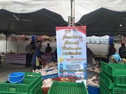 Semua orang inginkan tempat tinggal yang selesa untuk didiami. O Xrhsths Fama Malaysia Sto Twitter Penduduk Sekitar Memgambil Peluang Membeli Keperluan Dengan Harga Jimat Di Jualan Jimat Aidiladha Agrobazaar Rakyat 1 Malaysia Mat Frozen Di Kg Selabak Datoahmadishak Mydsa Official Chedetofficial