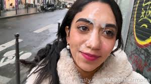 Cumwalk in Paris - ThisVid.com