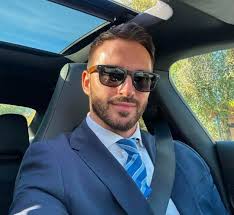 👤(1) sent you friend request Tap to accept friend request 🟢 Online