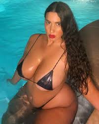 Lizvrose - Free pics, galleries \u0026 more at Babepedia