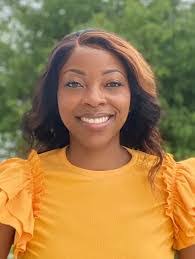 Mandeep Mangat's Instagram, Twitter & Facebook