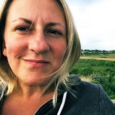 Anna Reilly (@yllieranna)