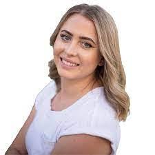 Phyllis Everhart's Instagram, Twitter & Facebook