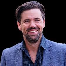 Johnny Arias's Instagram, Twitter & Facebook