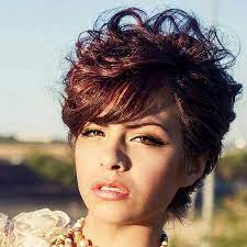 Pin By Rebecca Temari On Peinados Short Curly Haircuts Thick Hair Styles Short Hair Styles For Round Faces