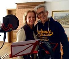 Lancer, boiler, and cougar at heart. Abba Nachrichten