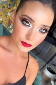 X NATALE Se vuoi regalare o autoregalarti un mio make up personalizzato o  il mini corso x se stesse di autotrucco in 4 giornate affrettati x i posti  di dicembre Sono una