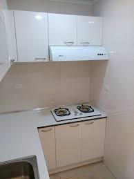 白色珍珠板檯面搭配白色美耐門l型廚具l005 ukikit com home decor decor furniture
