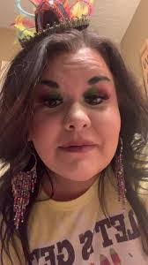 Deanna Hodge's Instagram, Twitter & Facebook