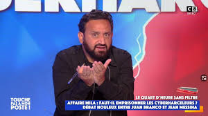 Cyril hanouna vient de donner la présentation d'une émission à christophe dechavanne. Il N Est Meme Plus Respecte Pardon Violent Des Internautes Choques Par Les Propos De Cyril Hanouna Envers Jean Messiha