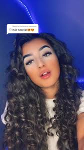 Hair Tutorial: Create Voluminous Curls with Ease