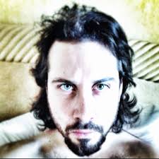 shirtless Avi appreciation post