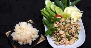 Laab Salade Thaie De Poulet Recette Salade Thai Recette Asiatique Salade