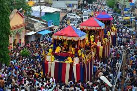 Khaskar gavon aur chote bachchen isaka badi. Goncha Festival Chhattisgarh The Chariot Festival Of Bastar Tribes