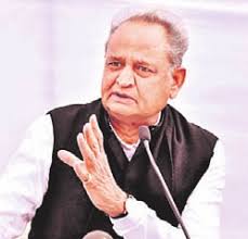 Page_1_Front_Late_Front 09.qxd