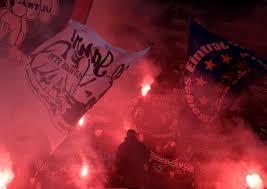 Ultras von eintracht frankfurt rufen plattform für hilfesuchende vereine ins leben darüber hinaus werden schon bestehende aktionen aufgelistet, wie beispielsweise die plattform ineintracht. Violent Eintracht Fans Create Disorder At Lazio Match