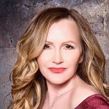 It's almost news time! You can actually watch LIVE from anywhere by adding  FOX Local to your smart TV and selecting FOX 26 Housto ! It's 🌟 FREE 🌟  I'll be anchoring