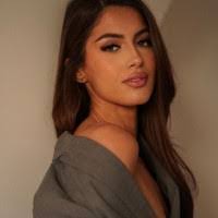 Anna Brice's Instagram, Twitter & Facebook