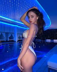 Donna cerca uomo escort Elvira a Catania - EscortA