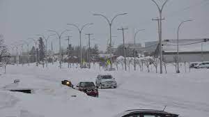 Environnement canada mentionne que les pluies torrentielles peuvent causer des crues soudaines et une accumulation d'eau sur les routes. Jusqu A 15 Centimetres De Neige Pour Port Cartier Sept Iles Annonce Environnement Canada