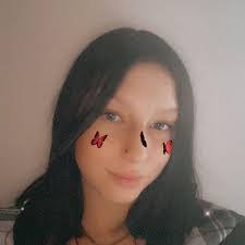 Melody Gallagher's Instagram, Twitter & Facebook