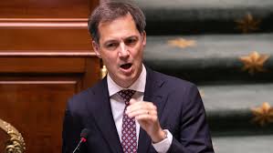Alexander de croo, né le à vilvorde, est un homme d'état belge néerlandophone. Alexander De Croo Un Heros Contre Son Meilleur Ennemi Le Vlaams Belang Belgique Levif
