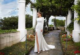 Raffinato abito da sposa taglia 44, tinta avorio e con corpetto in pizzo svizzero macramè con manica che copre il braccio. Foto 35 Abiti Da Sposa Originali Maison Effe Boutique Abiti Da Sposa Eleganti E Raffinati Lemienozze It