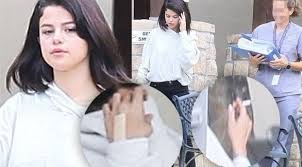 الممثلة والمغنية الأمريكية سيلينا غوميز تقول إنها خضعت لعملية زرع كلى خلال الصيف الجاري، بسبب إصابتها بمرض الذئبة. Ø³ÙŠÙ„ÙŠÙ†Ø§ ØºÙˆÙ…ÙŠØ² Ù„Ù… Ø£ØªÙ…ÙƒÙ† Ù…Ù† Ø§Ù„ØªØºÙ„Ø¨ Ø¹Ù„Ù‰ Ø§Ù„Ø§ÙƒØªØ¦Ø§Ø¨