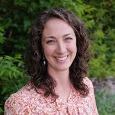 Carolyn Broughton's Instagram, Twitter & Facebook