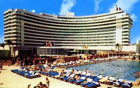 Fontainebleau Hotel Pool Deck Miami Fl Fontainebleau Hotel Miami Beach Hotels Miami Beach Resort