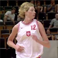 Na pokładzie jachtu sunrise schował koszulkę małgorzaty dydek, przedwcześnie zmarłej w 2011 roku, najwybitniejszej w historii. Fiba Women S Eurobasket Malgorzata Dydek Highlights Vs France 1999 Facebook