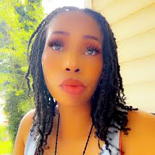 ClaressaShields with some Tweets… I wonder what was about to get “Ugly”.  Winos thoughts? 👀