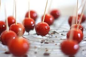 Des Petites Cerises Qui Font Toujours Un Super Effet Vinaigre Balsamique Recette Tomate Recette Tomate Cerise
