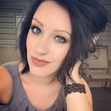 Taryn Moore's Instagram, Twitter & Facebook