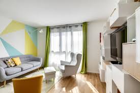 Piece A Vivre A La Deco Graphique Et Pastel Dans Un Appartement Renove Par L Architecte D Interieur Nicolas Architecte Interieur Decoration Maison Appartement