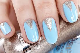 1001 tolle ideen wie sie gelnagel selber machen babyblaue nagel nagellack ideen blaue nageldesigns